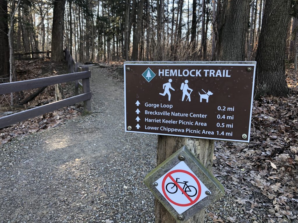 hemlock trailhead (Brecksville Reservation)