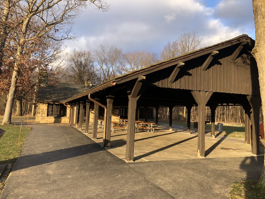 Ledges Shelter Outside